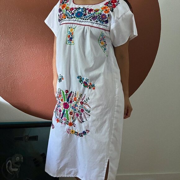 Mexican Oaxaca White multi colored EMBROIDERED‎ DRESS M boho sundress cotton - Picture 4 of 9